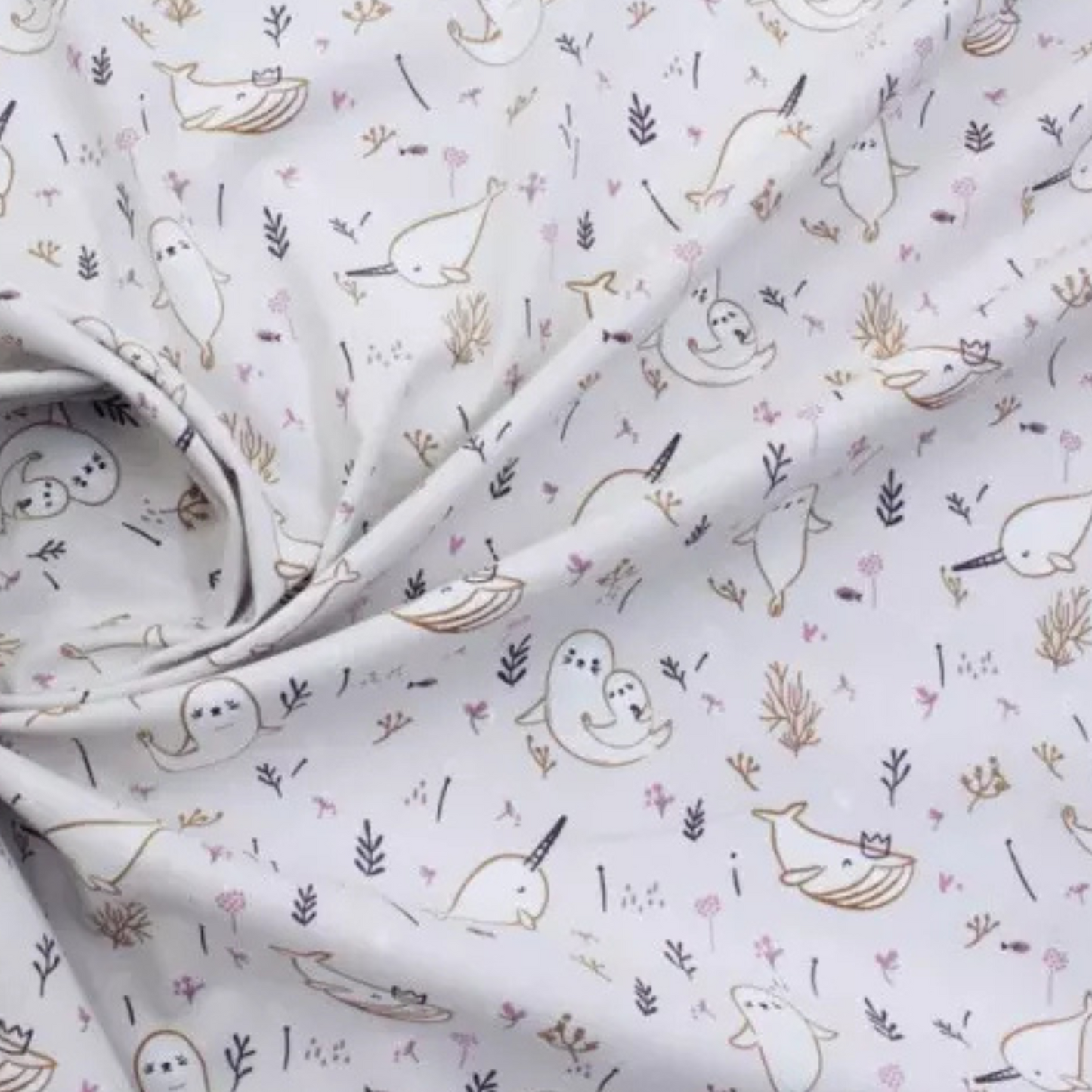Coupon 50x50cm - Tissu coton Motif animaux baleines, otaries et narvals violet