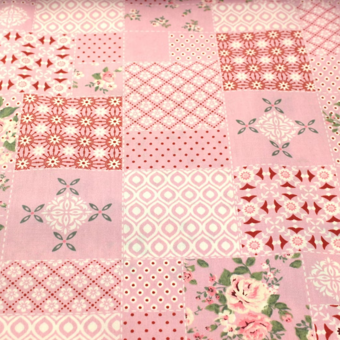 Coupon 45x45cm - Tissu coton Motif patchwork rose
