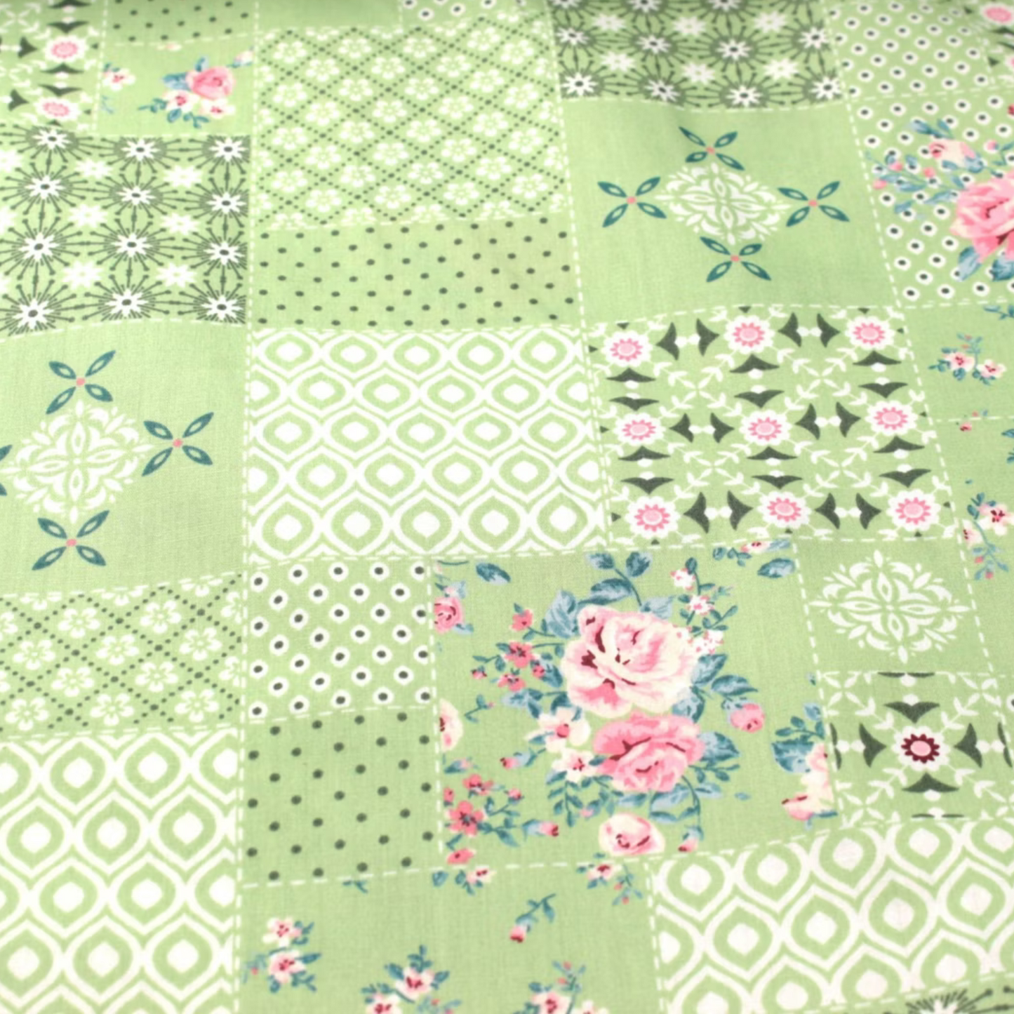 Coupon 45x45cm - Tissu coton Motif patchwork vert