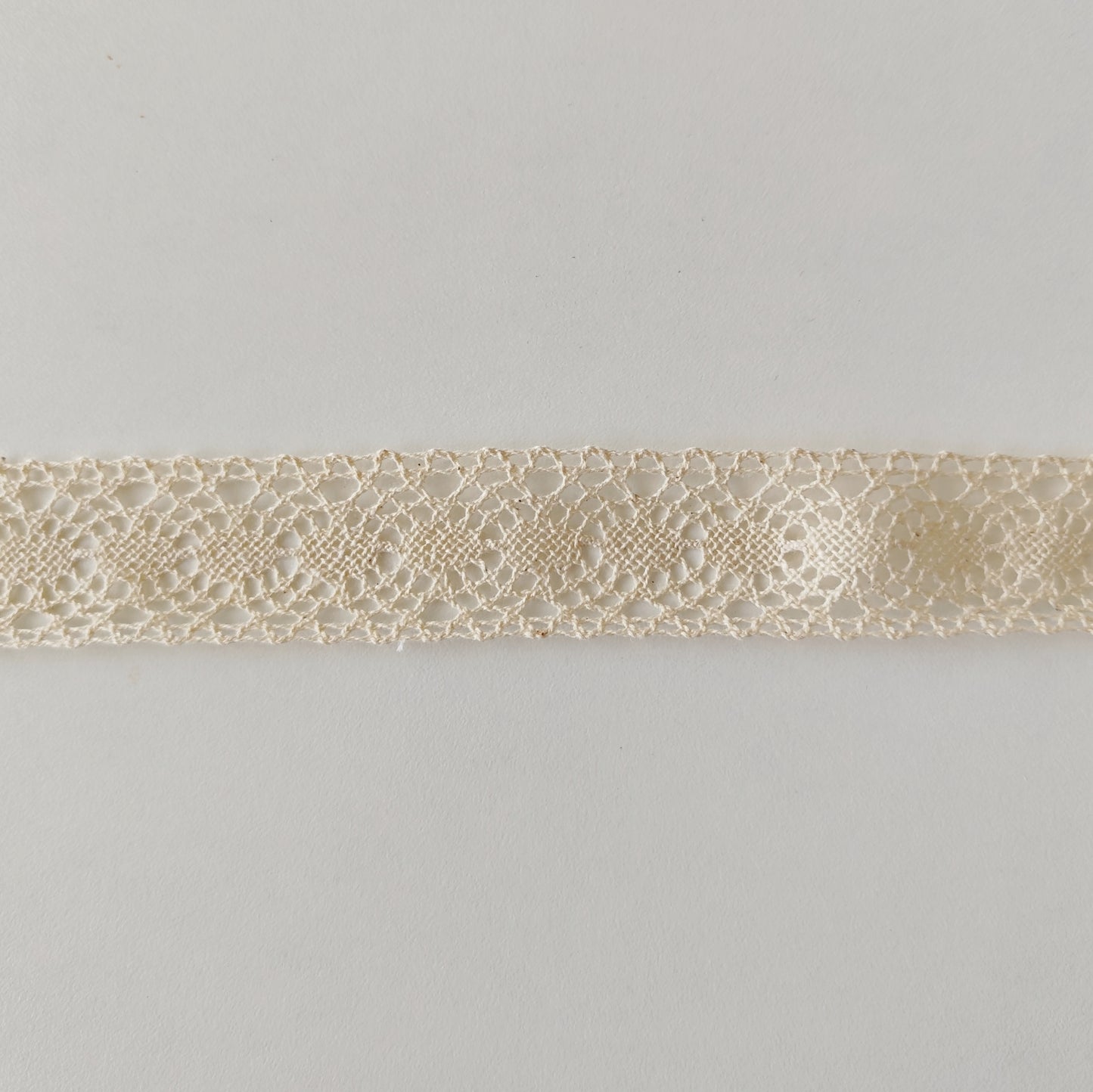 3 Mètres de Ruban dentelle 100% coton d'environ 31mm