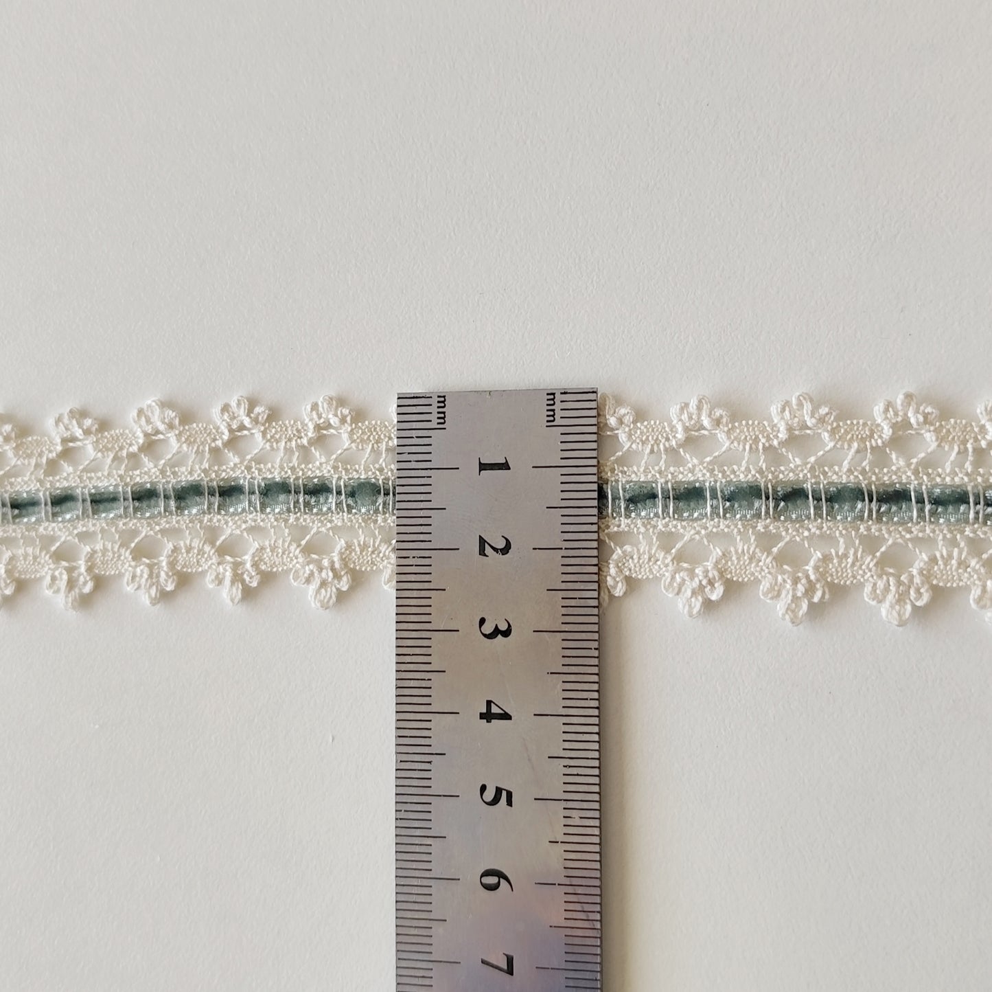 3 Mètres de Ruban dentelle d'environ 28mm