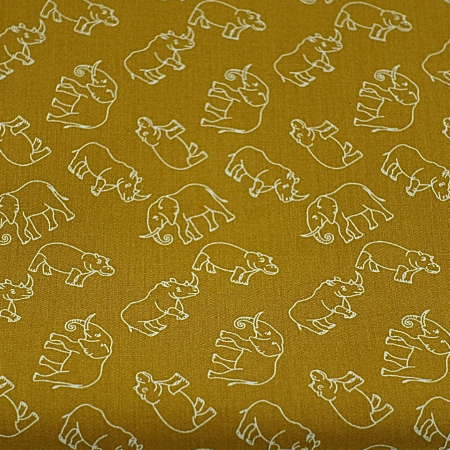 Coupon 45x45cm - Tissu coton Motif éléphants, hippopotames, rhinocéros sur fond moutarde