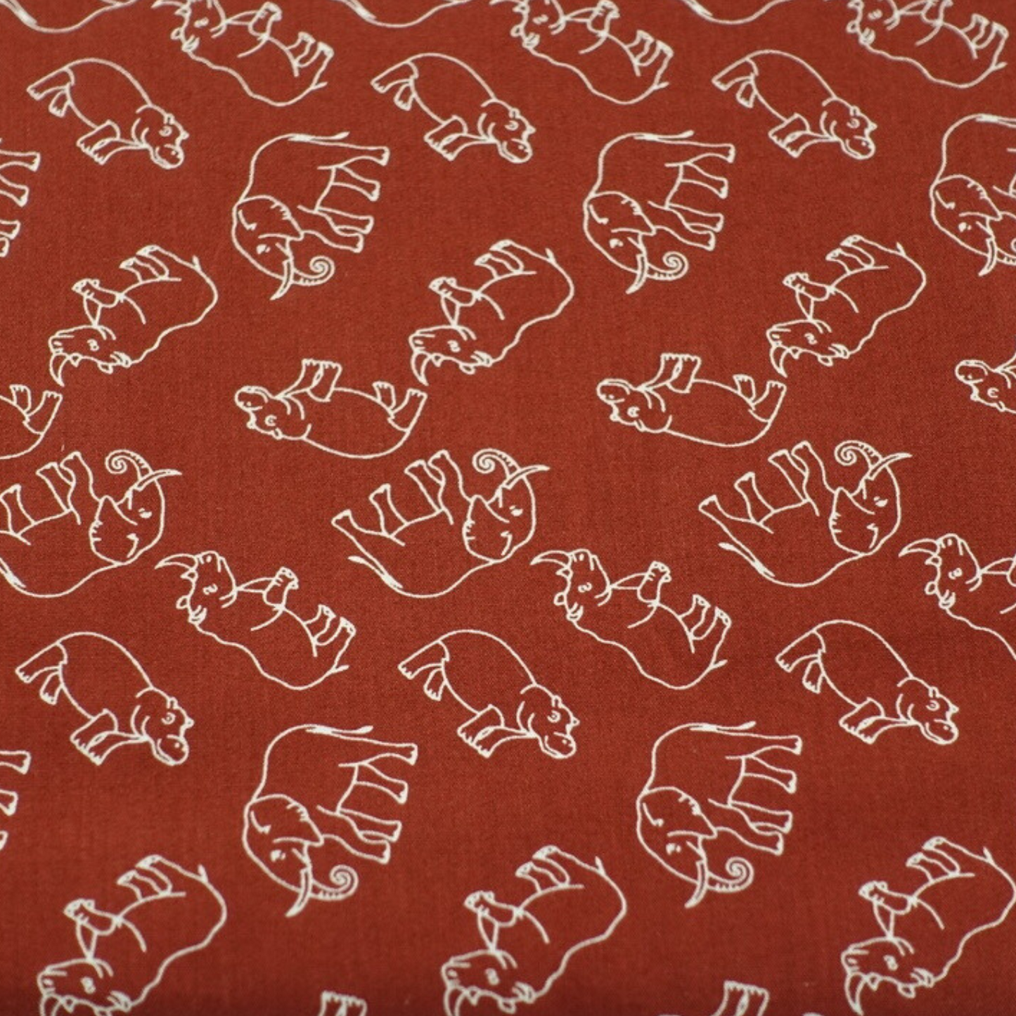 Coupon 45x45cm - Tissu coton Motif éléphants, hippopotames, rhinocéros sur fond roux